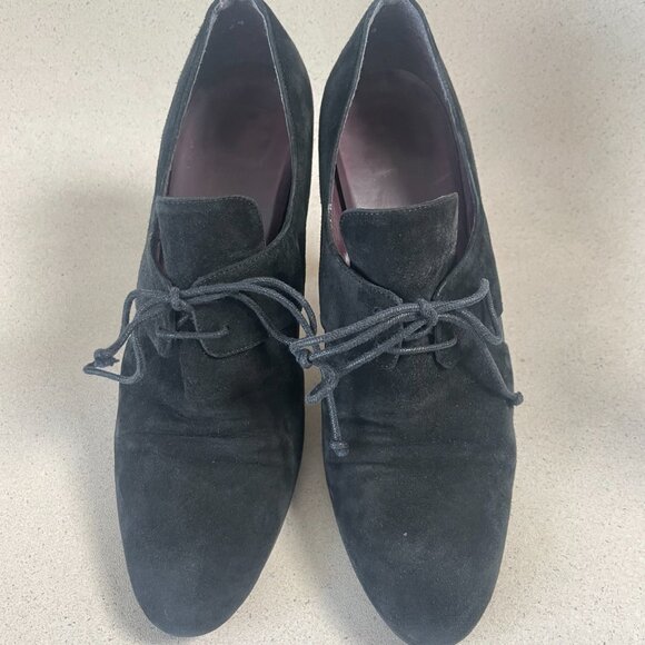 Pre-Loved STUART WEITZMAN Black Suede Pumps / Lace-up Heels - Size 7.5 - Picture 5 of 12